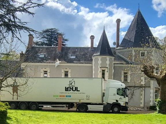 camion livraison chateau